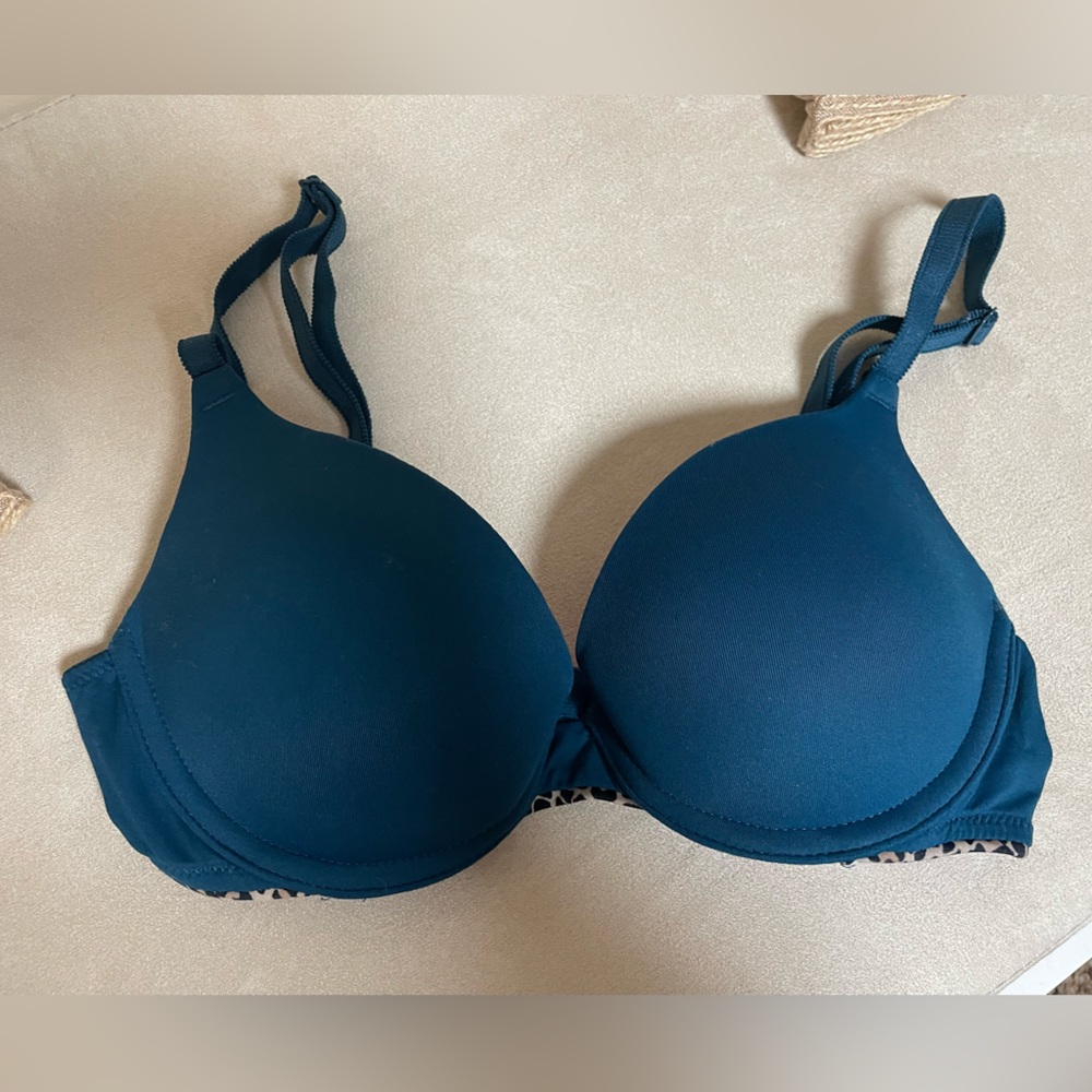 PINK Victoria’s Secret Teal with Cheetah Print 32B Wear Everywhere Push Up Bra